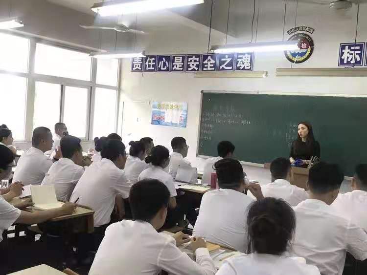 ʦ