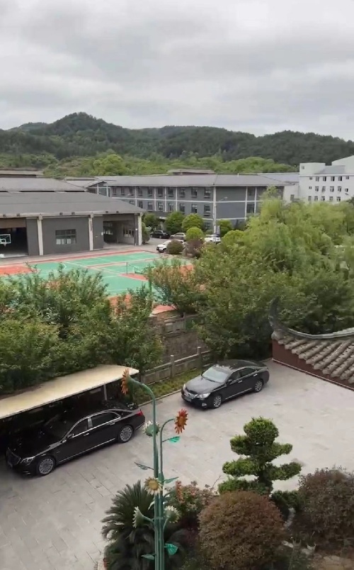 岥ְѧУ