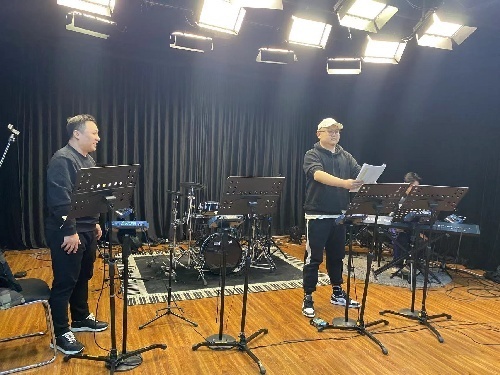 ѵ